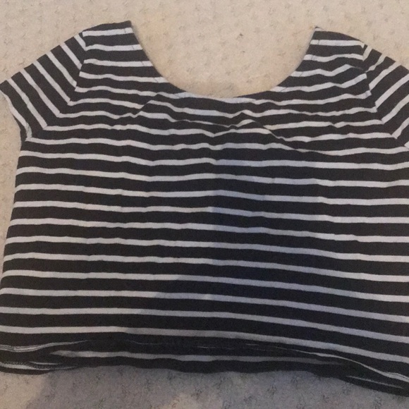 Black and white crop top - Picture 2 of 2